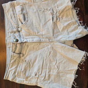 American Eagle Size 8 Hi-Rise Shortie Light Wash
